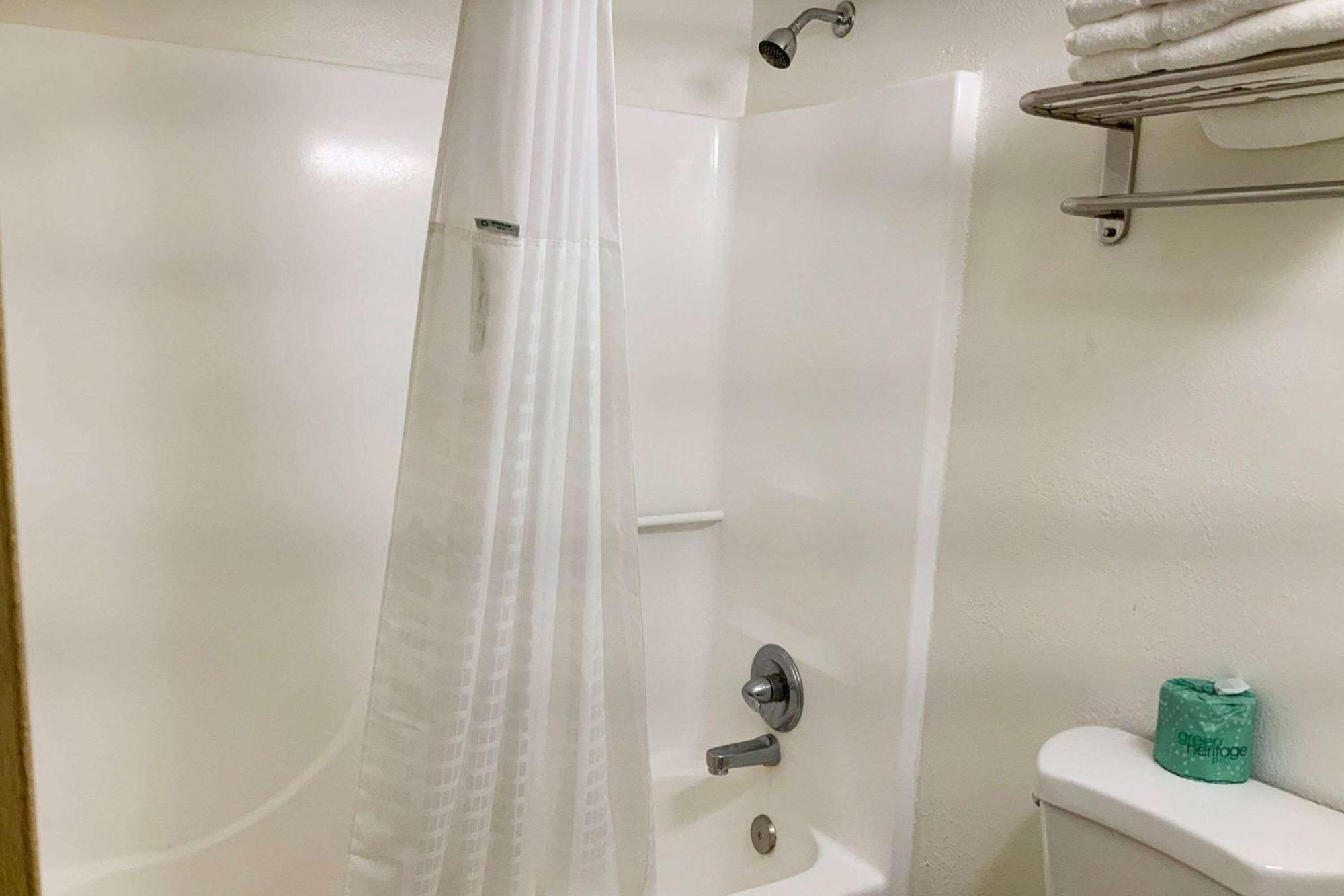 Days Inn By Wyndham Troy Il Buitenkant foto