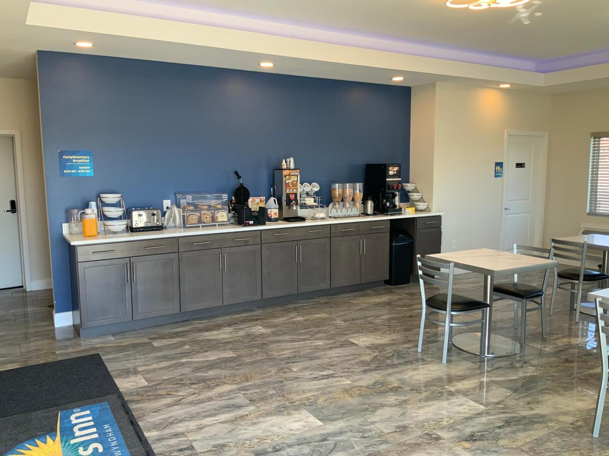 Days Inn By Wyndham Troy Il Buitenkant foto